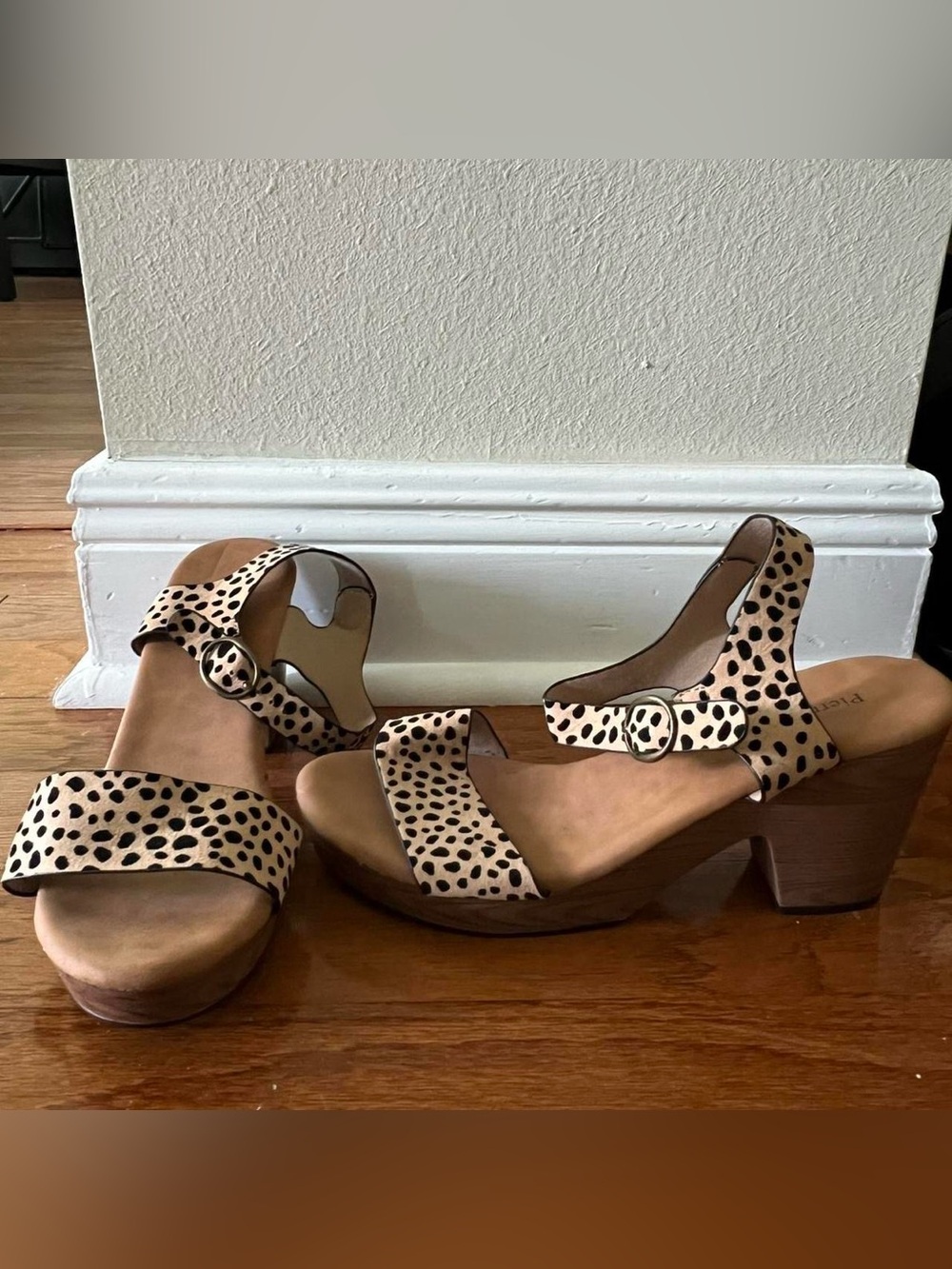 Leopard Print Open-Toe Wedge Sandals - Beige/Black